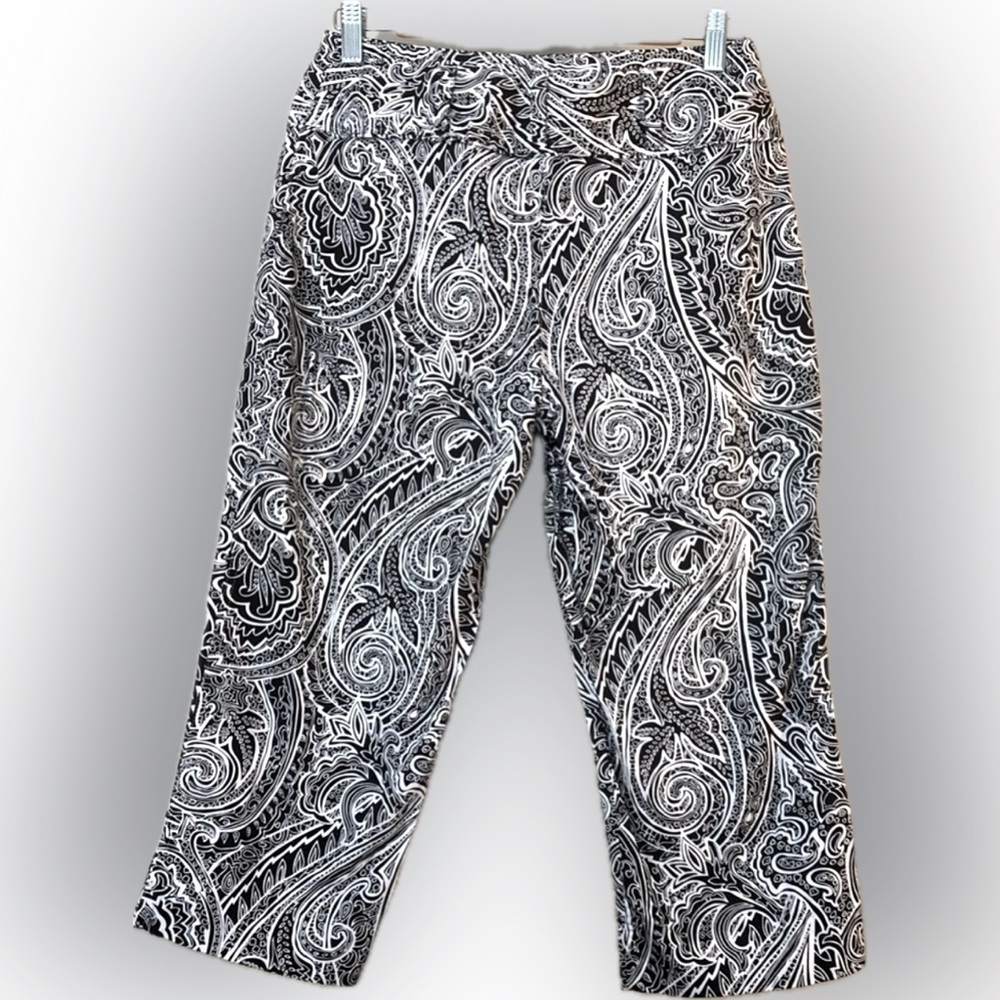 BAMBOO TRADERS - Women’s White & Black Paisley Capris Size Small - Picture 2 of 3
